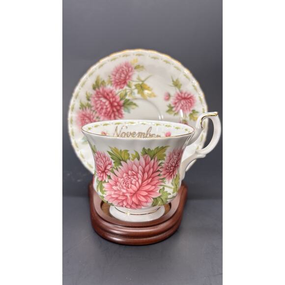 Royal Albert "November" chrysanthemum flower of the month Teacup Cup Saucer Engl - Picture 12 of 15